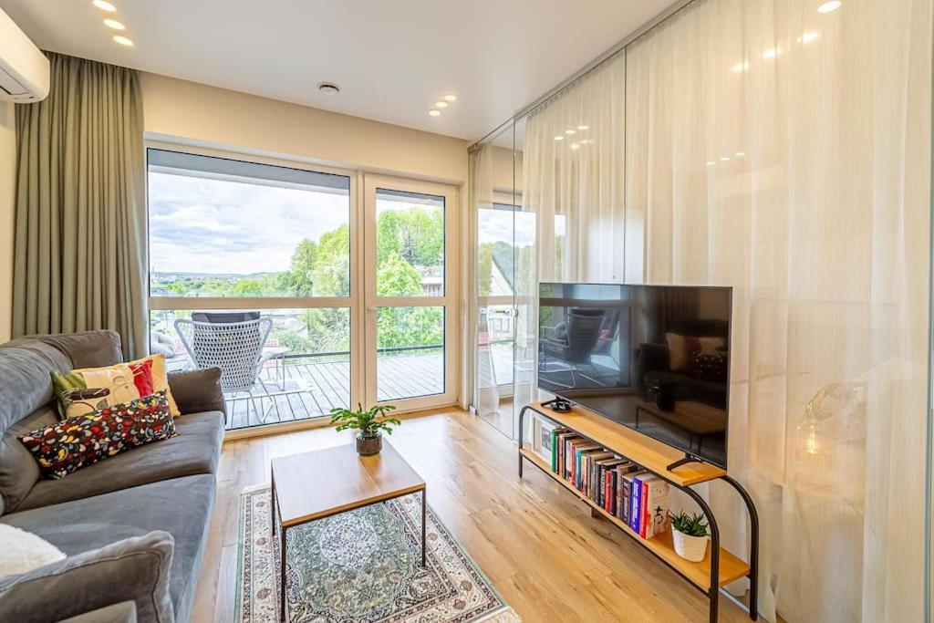 Sky Apartment With Free Parking And Balcony & Ac Kaunas Exterior foto